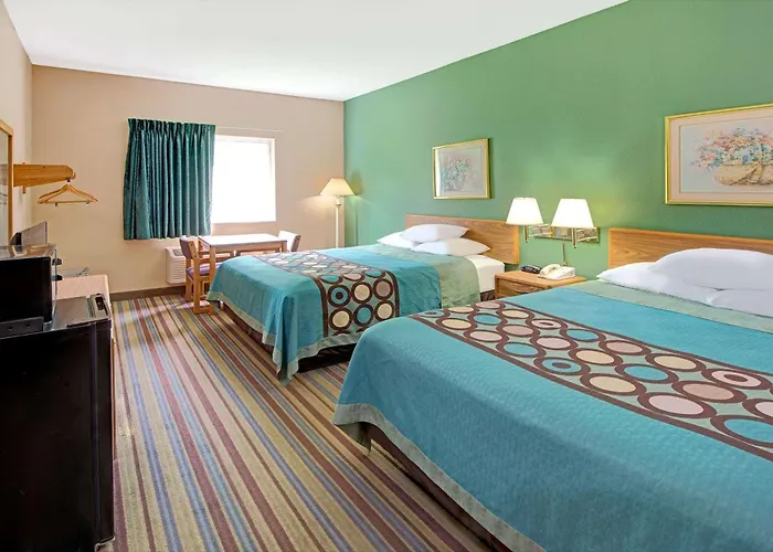 Super 8 By Wyndham Pontoon Il/st. Louis Mo Area Hotel