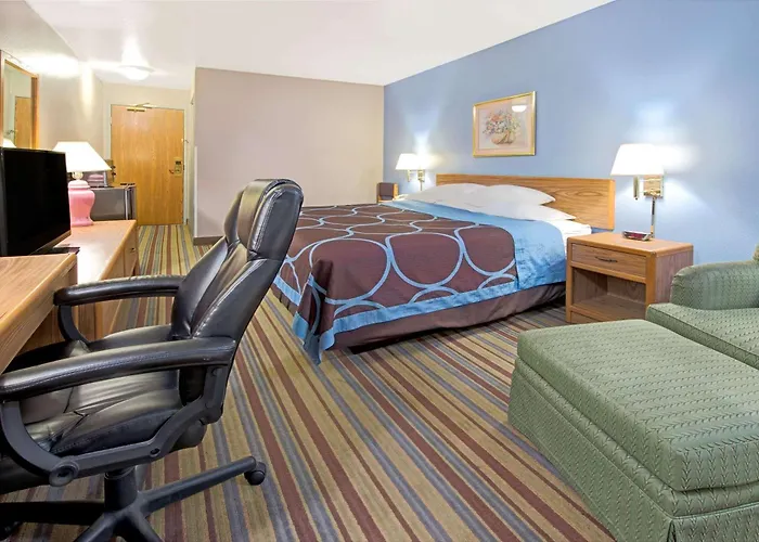 Hotel Super 8 By Wyndham Pontoon Il/st. Louis Mo Area