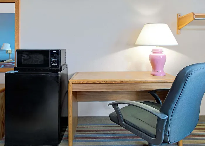 Hotel Super 8 By Wyndham Pontoon Il/st. Louis Mo Area 2*