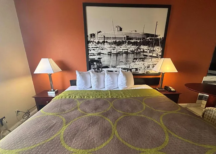 Super 8 By Wyndham Pontoon Il/st. Louis Mo Area