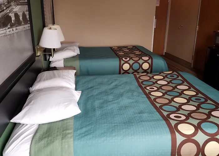 Super 8 By Wyndham Pontoon Il/st. Louis Mo Area Hotel 2*