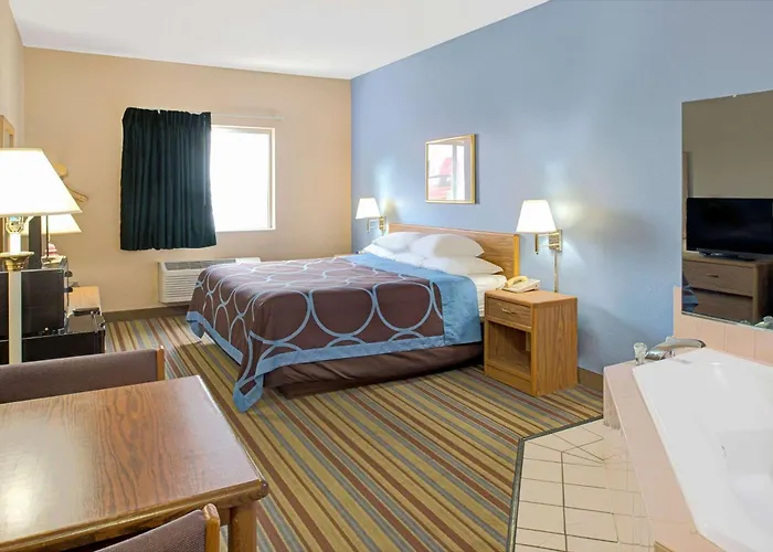 Super 8 By Wyndham Pontoon Il/st. Louis Mo Area Pontoon Beach
