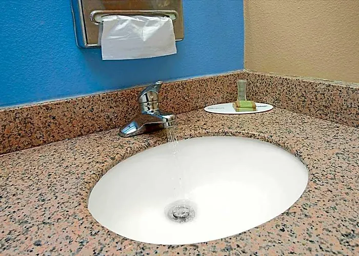 Super 8 By Wyndham Pontoon Il/st. Louis Mo Area Hotel 2*