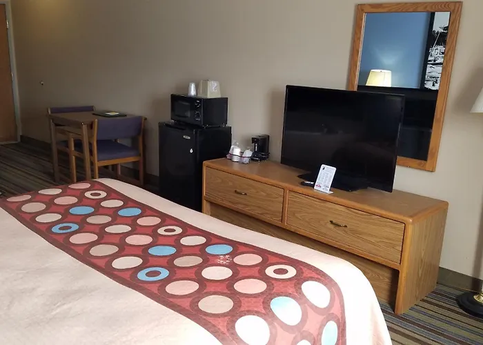Super 8 By Wyndham Pontoon Il/st. Louis Mo Area Hotel Pontoon Beach